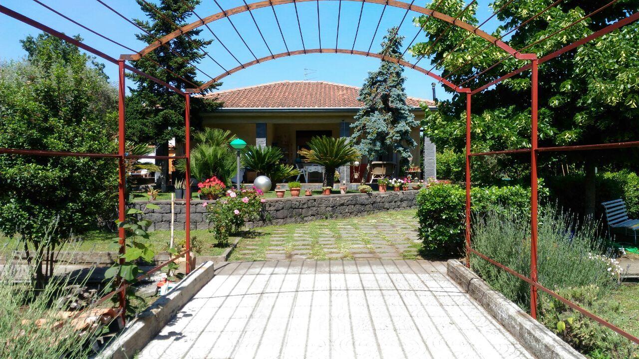 Etna Travellers B&B Mascalucia Buitenkant foto